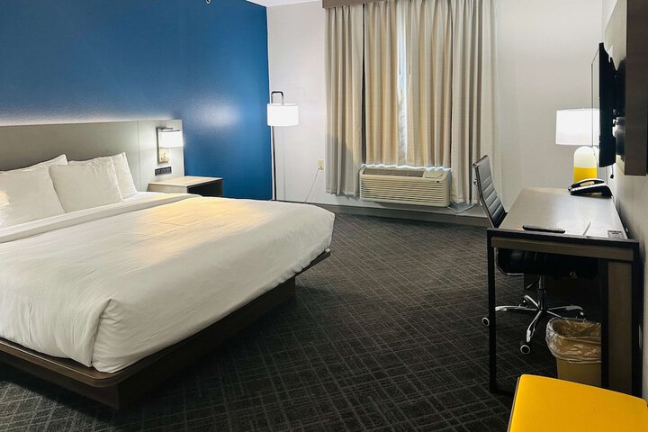 Room 16 of 52