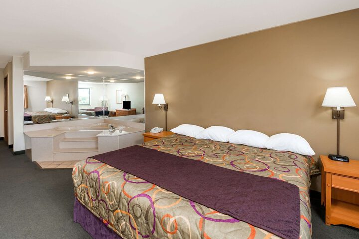 Room 26 of 39