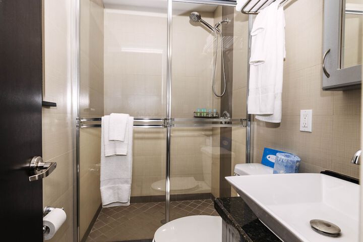 Room 40 of 61