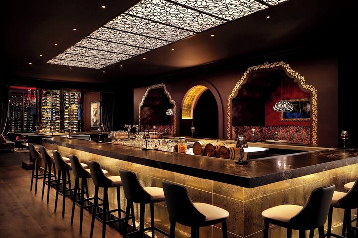 Lounge 53 of 60