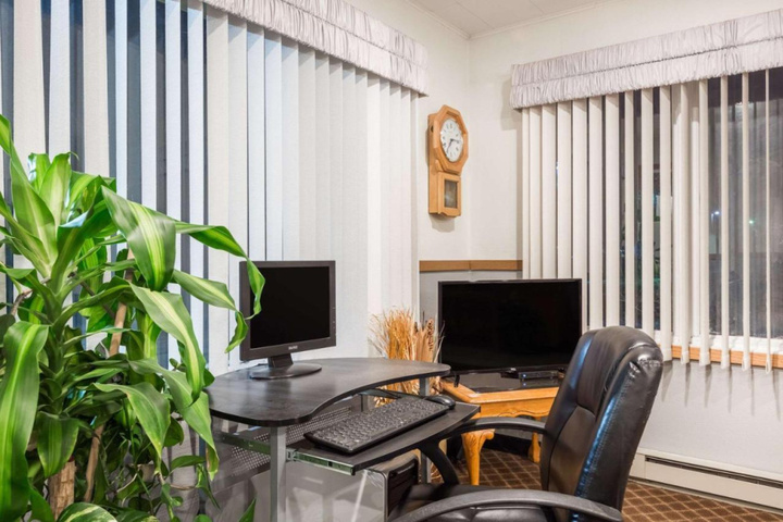 Sunset Inn & Suites