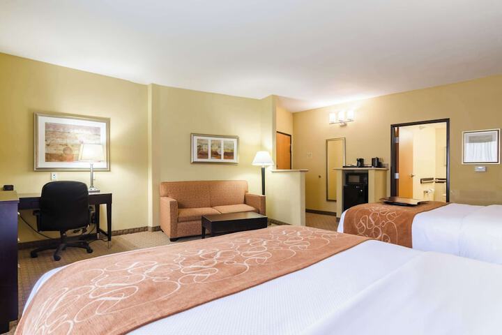 Comfort Suites Salina South