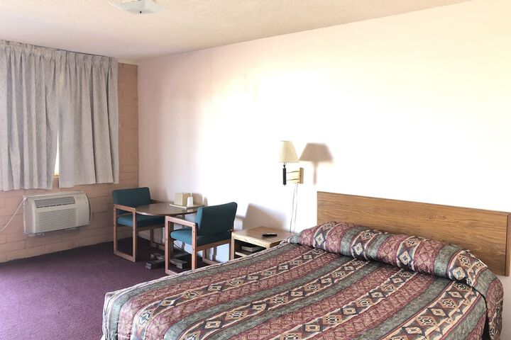 Room 12 of 24
