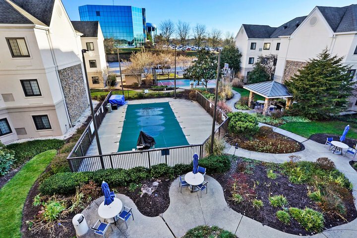 Hotel Exterior 96 of 98