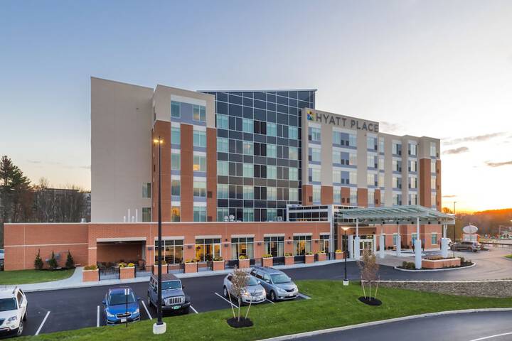 Hyatt Place Marlborough / Apex Center