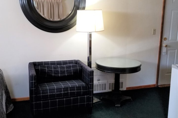 Room 7 of 24