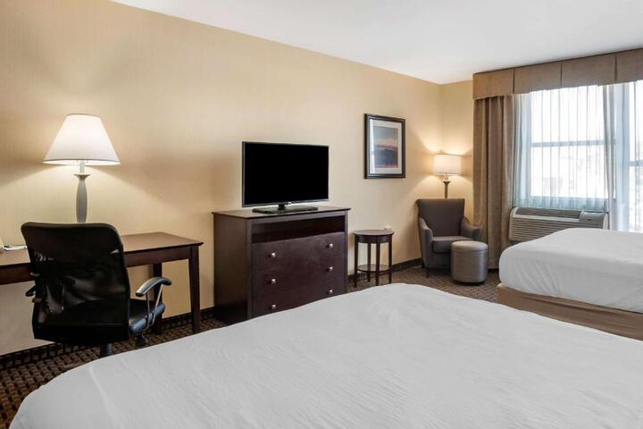 Best Western Plus Philadelphia Airport South at Widener University