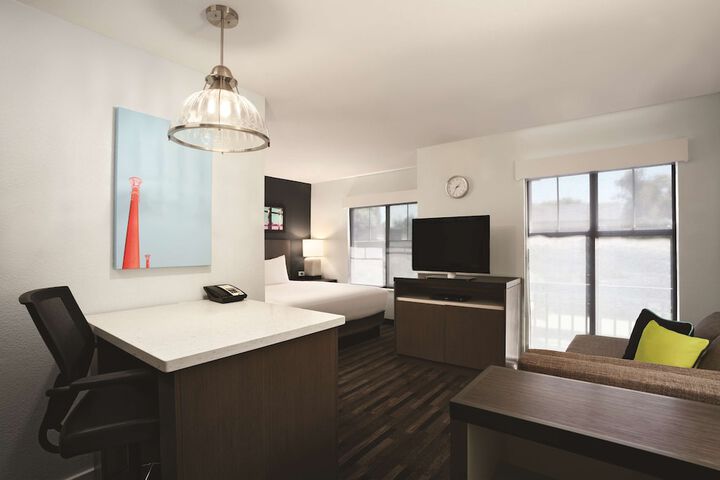 Room 21 of 54