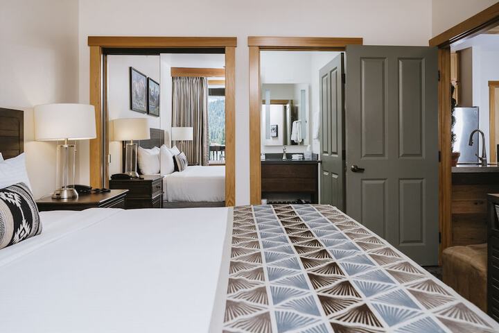 Room 49 of 61