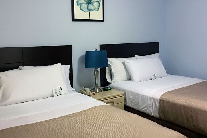 Room 12 of 32
