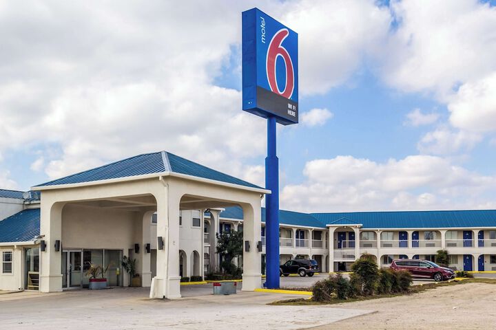 Motel 6 Seguin TX
