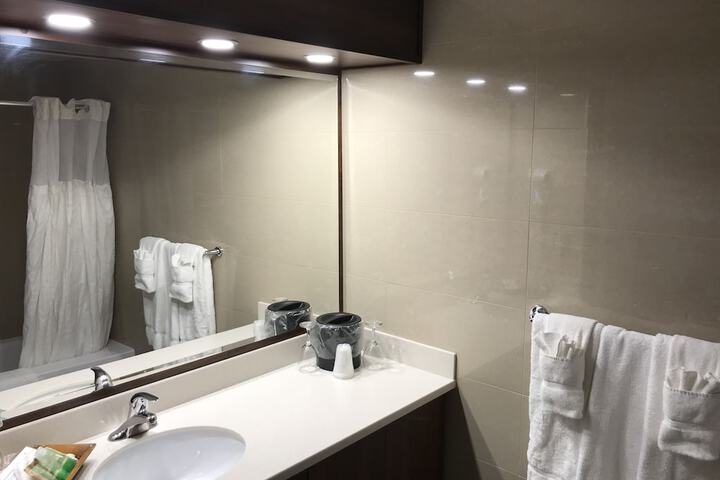 Room 12 of 34