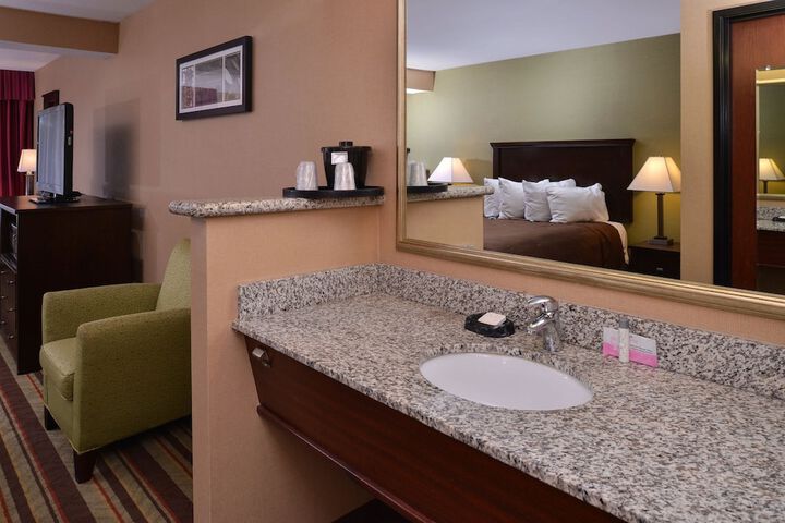 Room 8 of 26