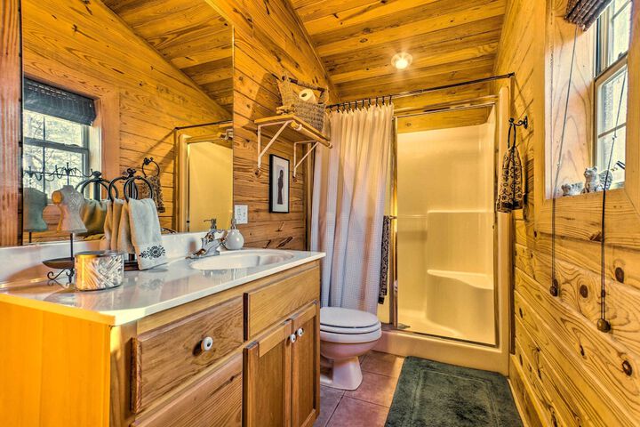 Pet-friendly Cabot Cabin w / Fenced Yard!