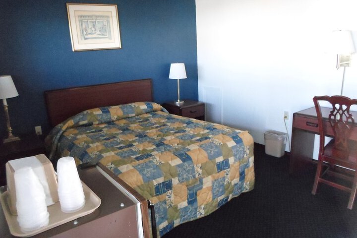 Room 11 of 25