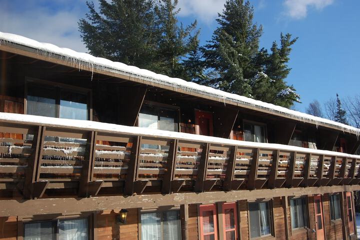 Summit Lodge
