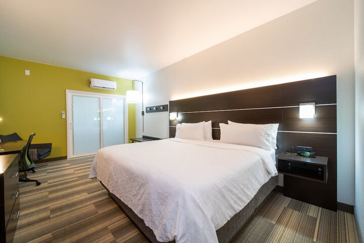 Room 27 of 52