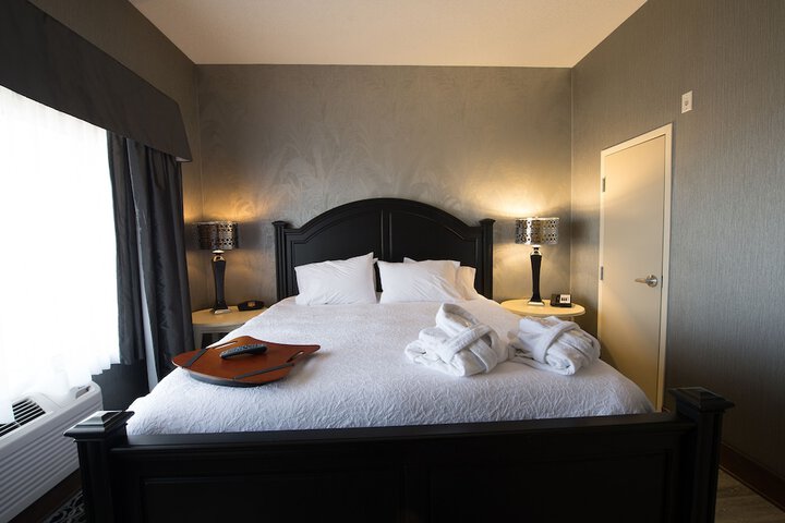 Room 27 of 90