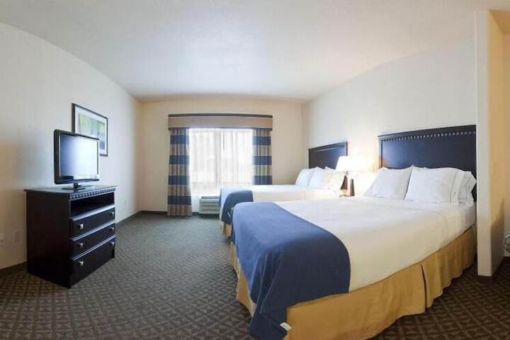 Holiday Inn Express Delano by IHG