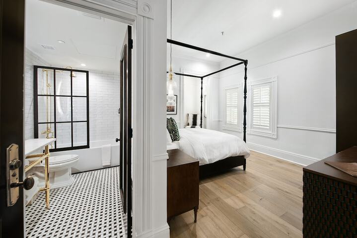 Room 16 of 71