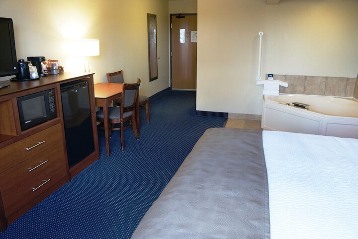 Room 22 of 64