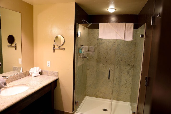Room 6 of 20