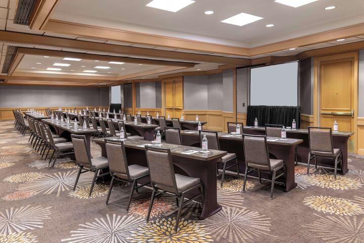 Hilton Orange County / Costa Mesa