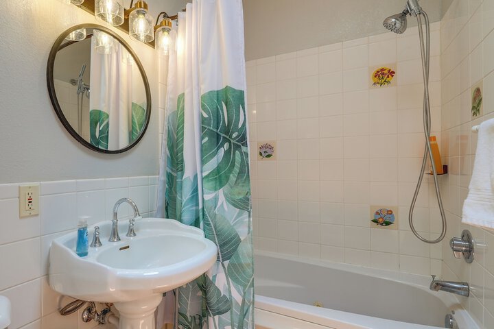 Eloy Vacation Rental w / Pool Access & Courtyard!