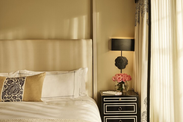 Room 80 of 153
