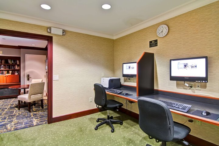 Business Center 40 of 41