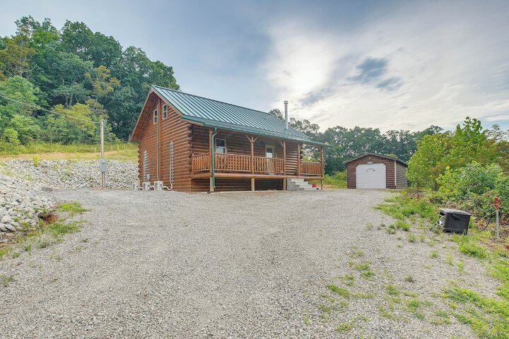 Hike & Fish! Cabin Near Hocking Hills State Park