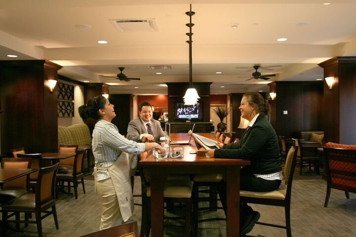 Dining 42 of 46
