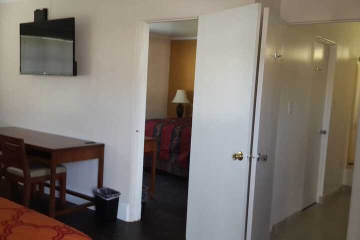 Room 17 of 47