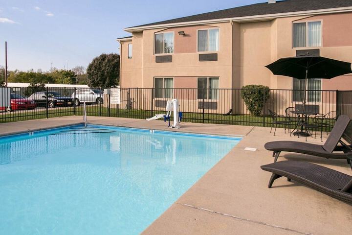 Pool 4 of 30