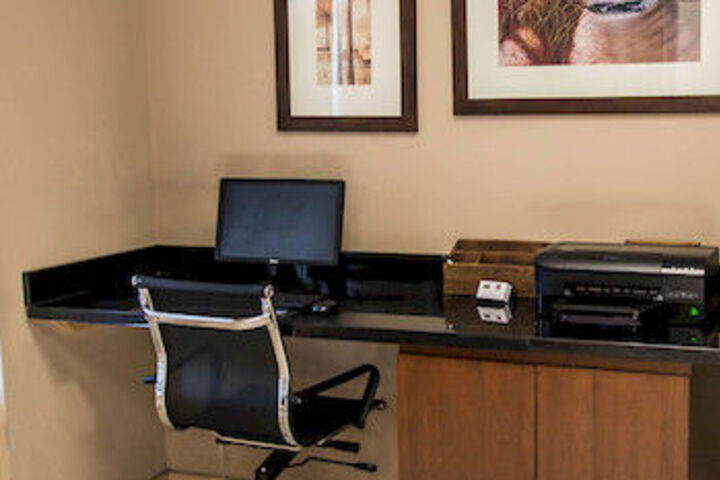 MainStay Suites
