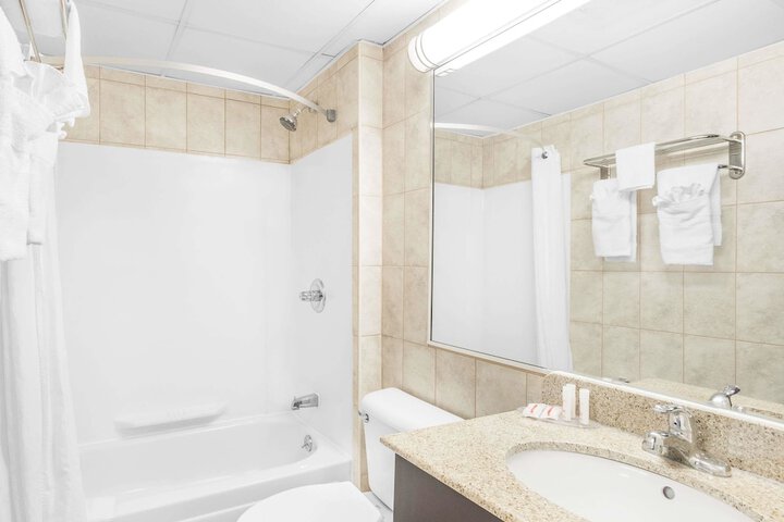 Room 10 of 22