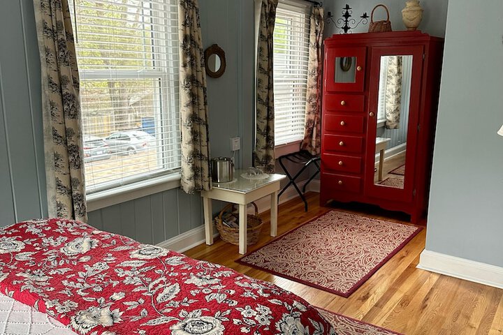 Red Rocker Inn