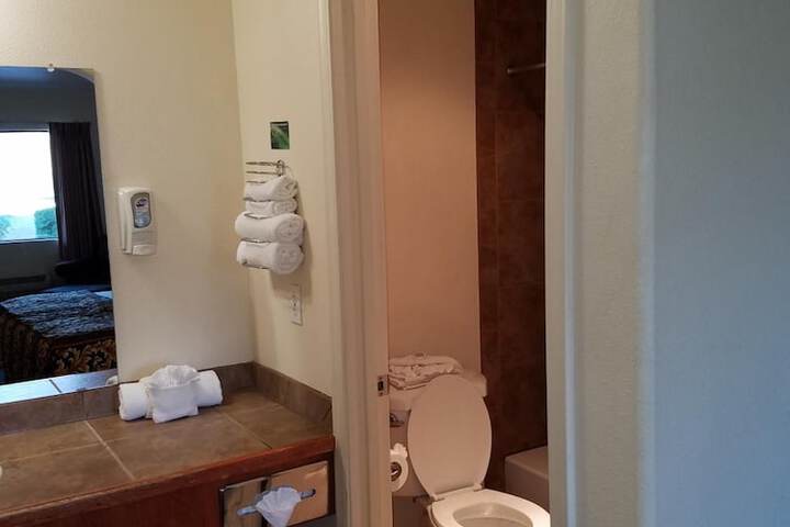 Room 13 of 37