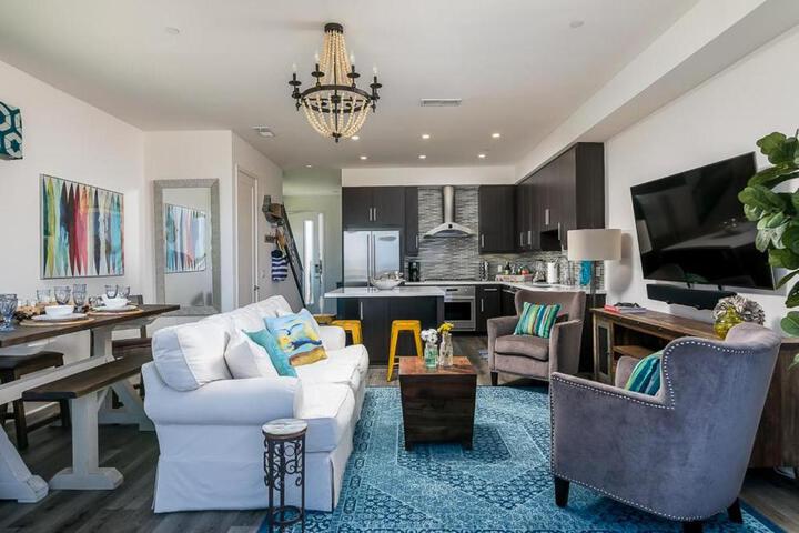 Ocean View 3 Bedrooms Condo just steps from the park, pier & water!