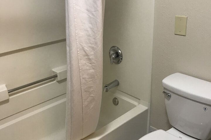 Room 10 of 27