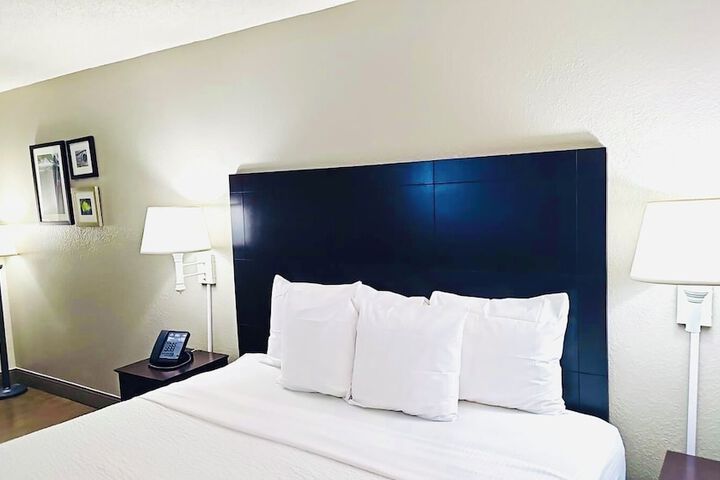 Room 28 of 70