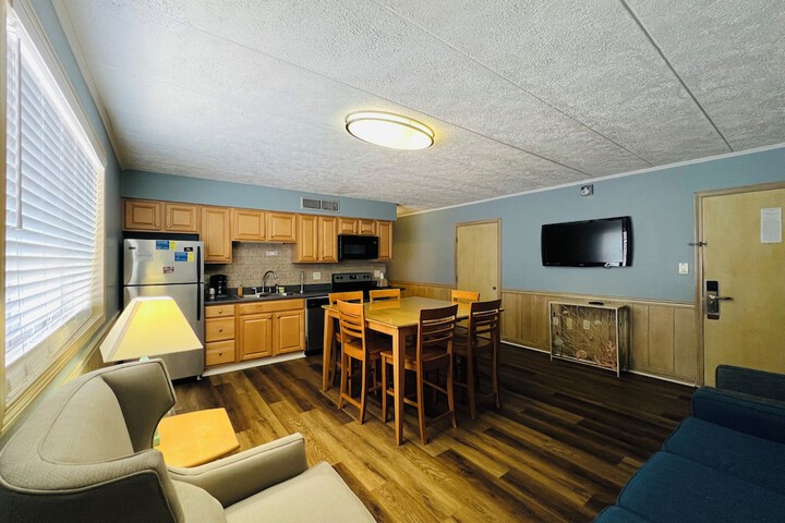 Mariner Inn and Suites