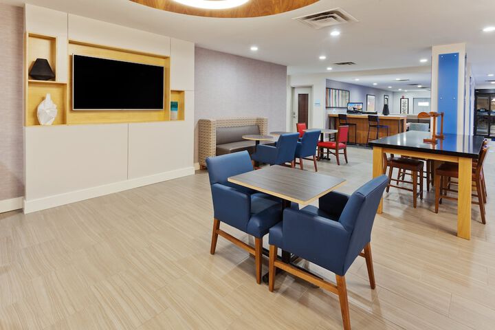 Holiday Inn Express & Suites Rome-East by IHG