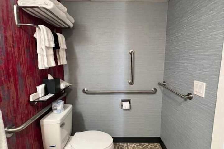 Room 29 of 47