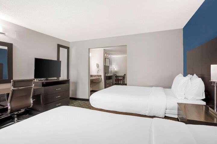 Room 25 of 58
