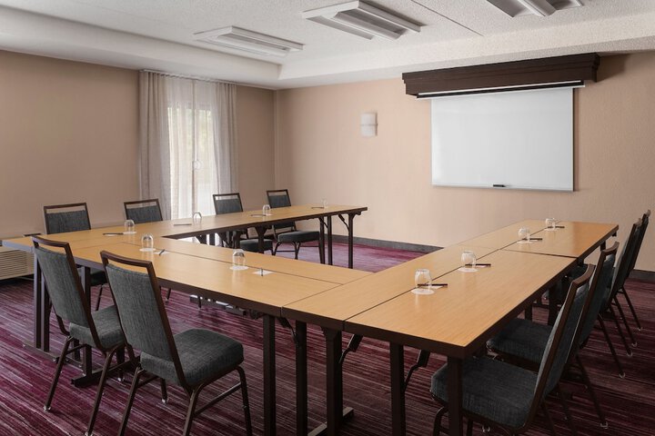 Courtyard by Marriott Mahwah