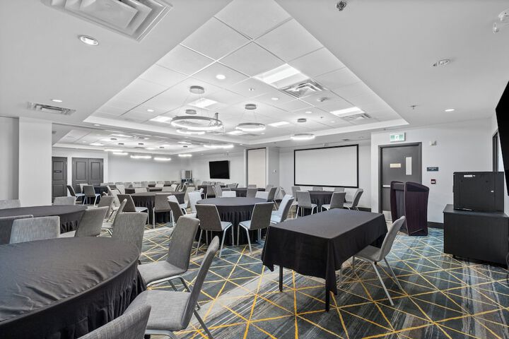 Holiday Inn Hotel & Suites Surrey East Cloverdale by IHG