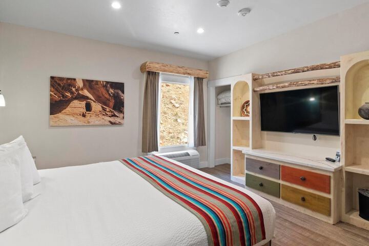 Bluff Dwellings Resort