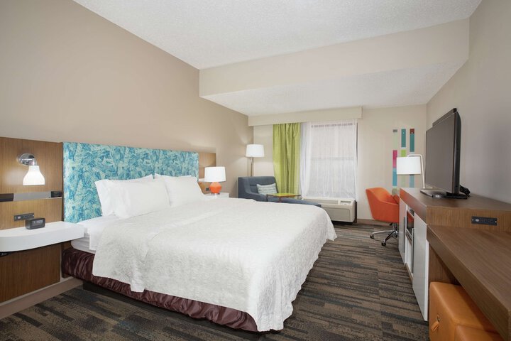 Hampton Inn & Suites Kansas City-Merriam