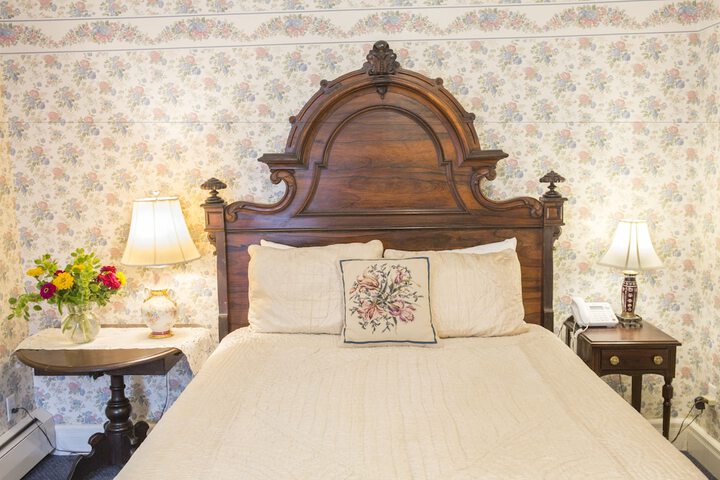 Brook Farm Inn